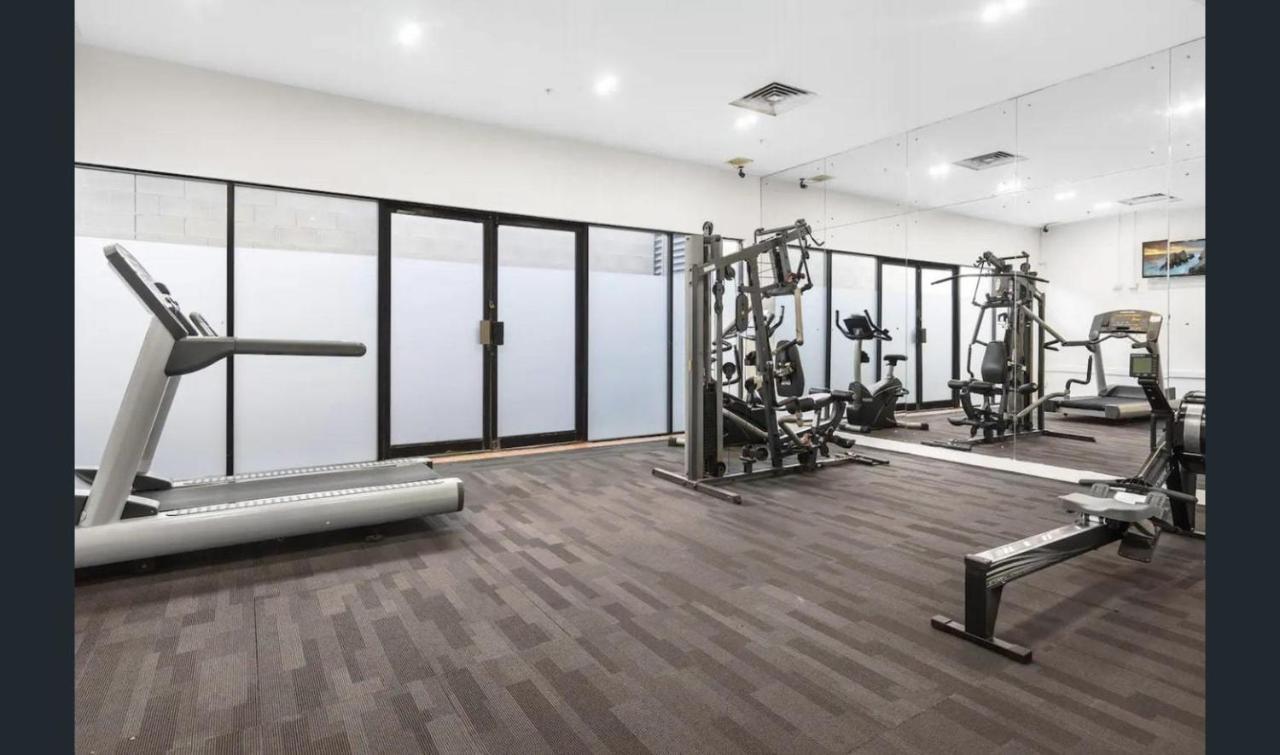 Close To Everything! Beautiful Hotel Studio'S, Sleeps 4 Gold Coast Bagian luar foto