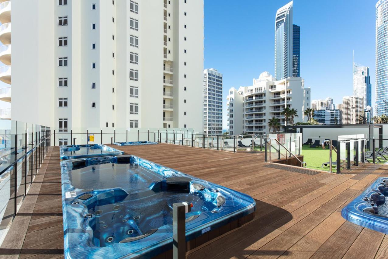 Close To Everything! Beautiful Hotel Studio'S, Sleeps 4 Gold Coast Bagian luar foto