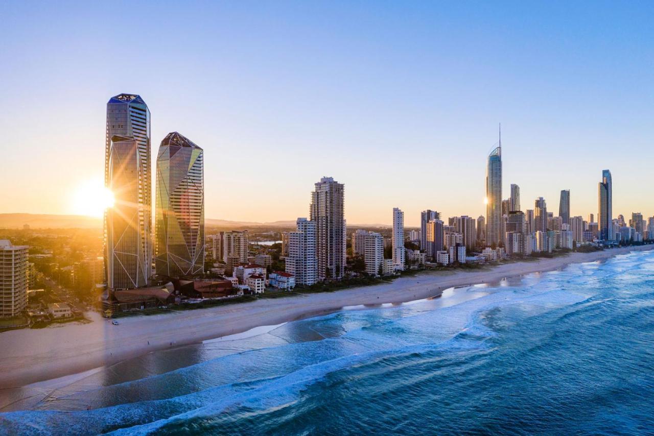 Close To Everything! Beautiful Hotel Studio'S, Sleeps 4 Gold Coast Bagian luar foto